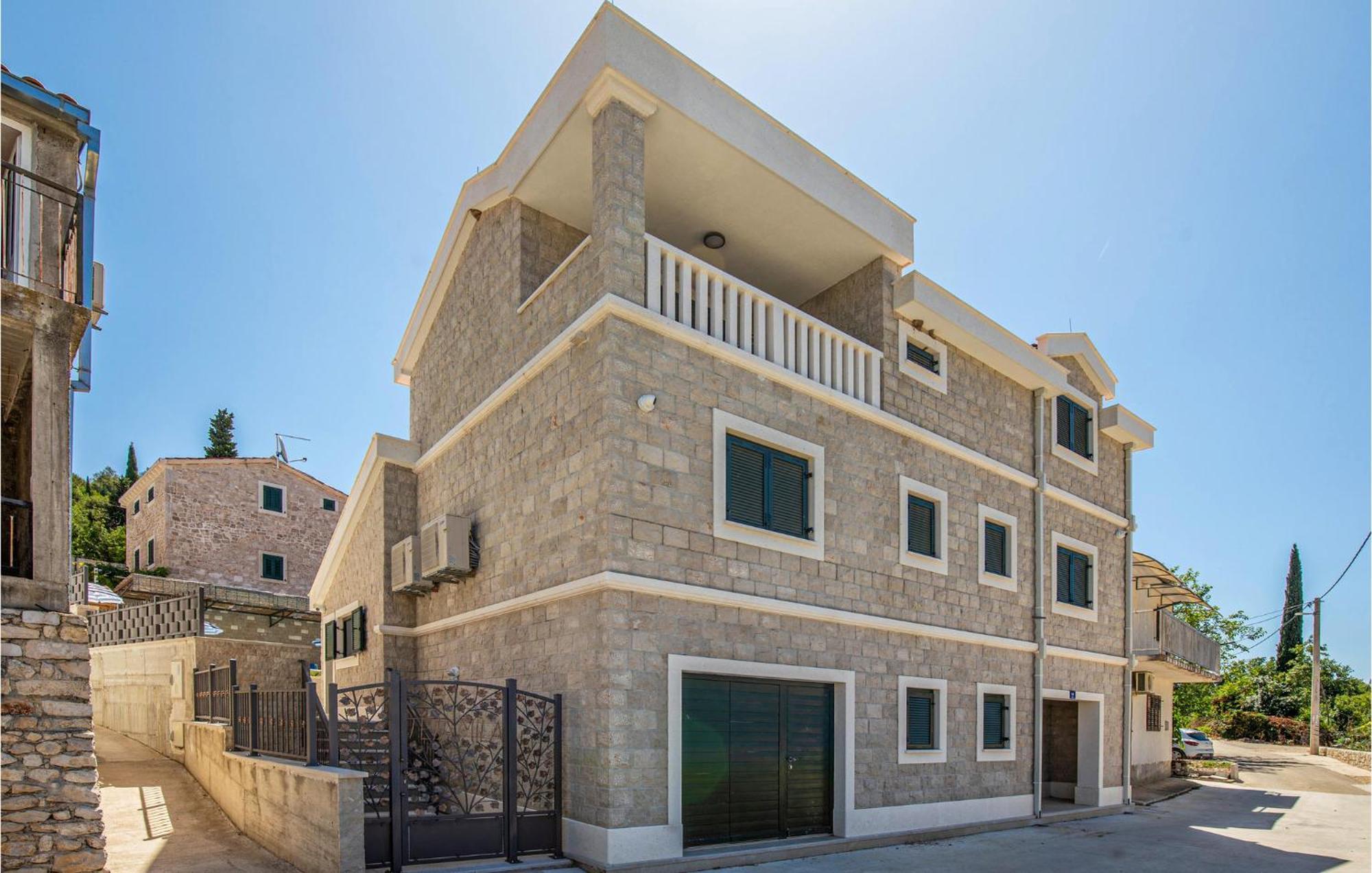 Lovely Home In Klek With House A Panoramic View Exteriér fotografie